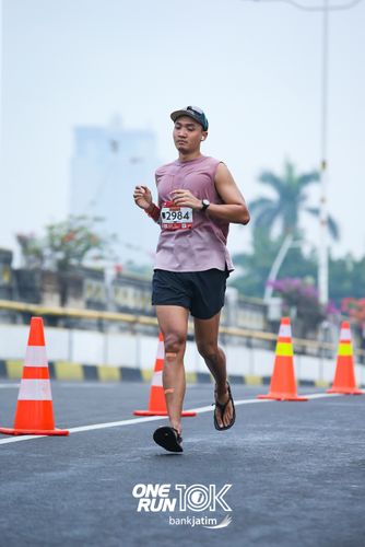 Race photo from ONE RUN 10 K