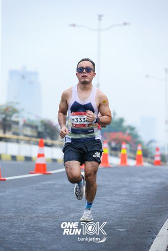 Race photo from ONE RUN 10 K