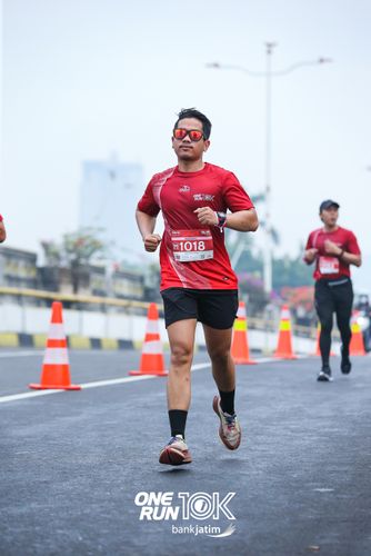 Race photo from ONE RUN 10 K