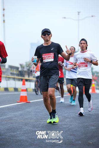 Race photo from ONE RUN 10 K