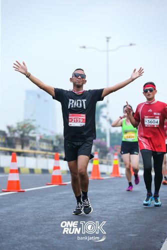 Race photo from ONE RUN 10 K
