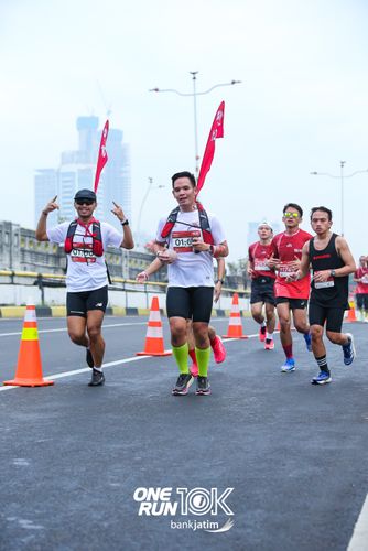 Race photo from ONE RUN 10 K