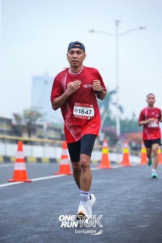 Race photo from ONE RUN 10 K