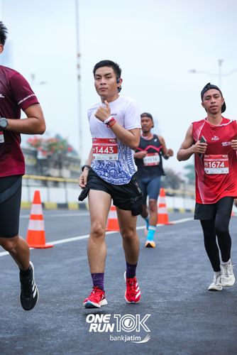 Race photo from ONE RUN 10 K