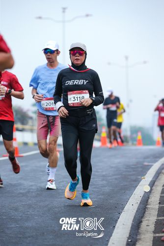 Race photo from ONE RUN 10 K