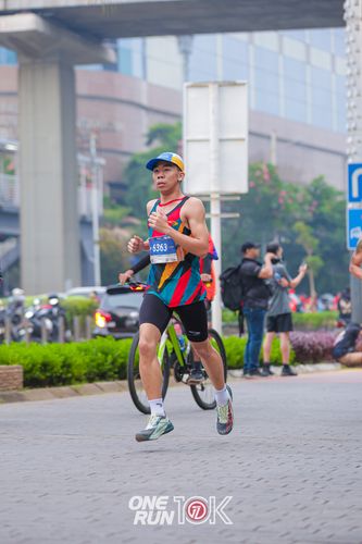 Race photo from ONE RUN 10K 2025