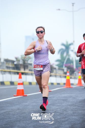 Race photo from ONE RUN 10 K