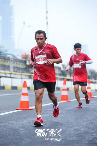 Race photo from ONE RUN 10 K