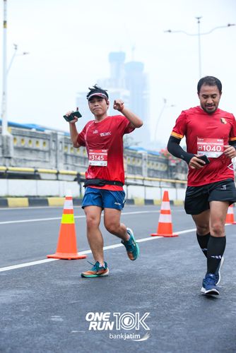Race photo from ONE RUN 10 K