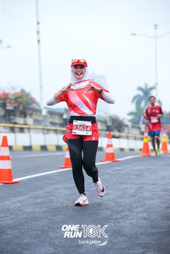 Race photo from ONE RUN 10 K