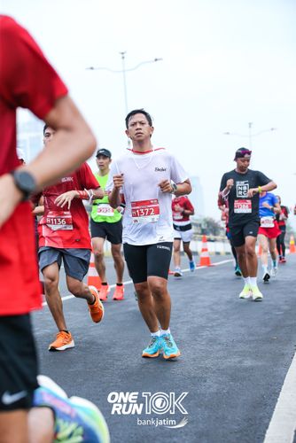 Race photo from ONE RUN 10 K