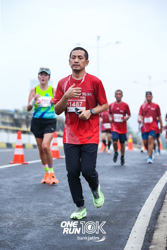 Race photo from ONE RUN 10 K