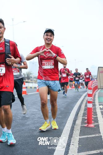 Race photo from ONE RUN 10 K
