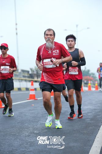 Race photo from ONE RUN 10 K
