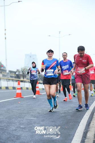 Race photo from ONE RUN 10 K
