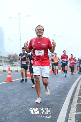 Race photo from ONE RUN 10 K