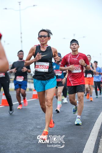 Race photo from ONE RUN 10 K