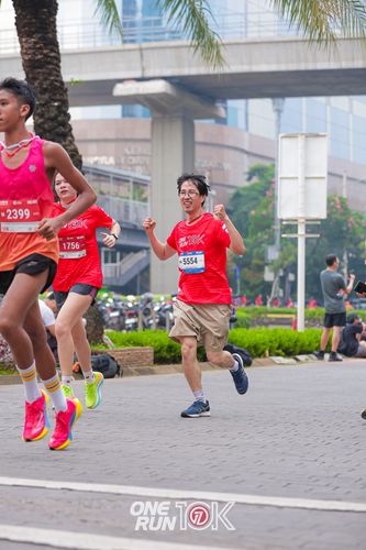 Race photo from ONE RUN 10K 2025
