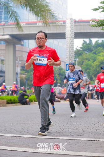 Race photo from ONE RUN 10K 2025