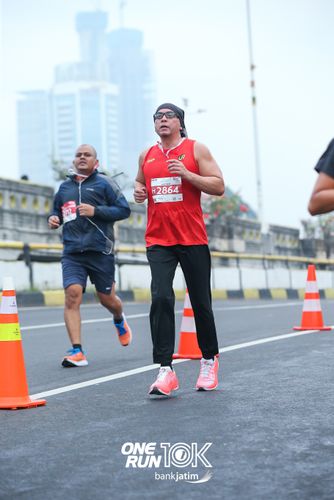 Race photo from ONE RUN 10 K
