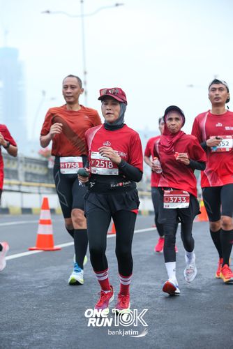 Race photo from ONE RUN 10 K