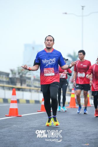 Race photo from ONE RUN 10 K