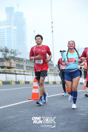 Race photo from ONE RUN 10 K