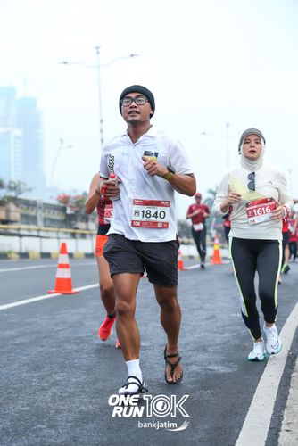 Race photo from ONE RUN 10 K