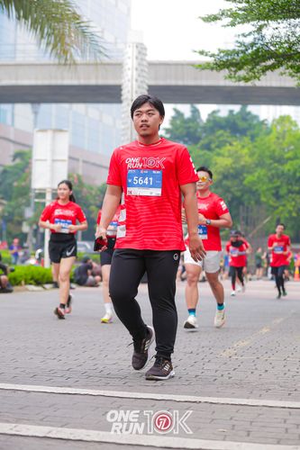 Race photo from ONE RUN 10K 2025