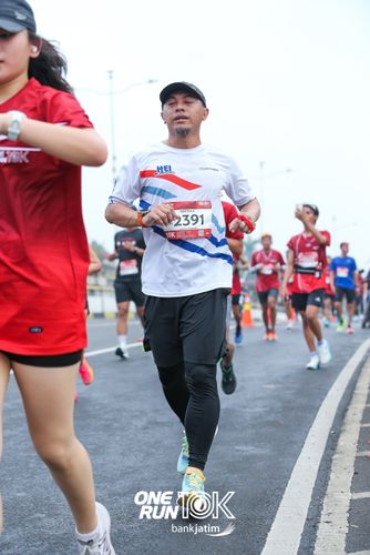 Race photo from ONE RUN 10 K
