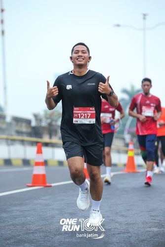 Race photo from ONE RUN 10 K