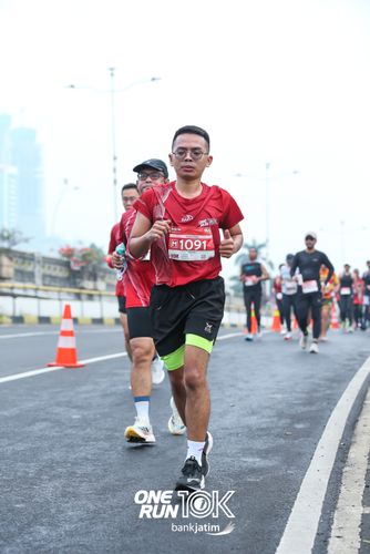 Race photo from ONE RUN 10 K