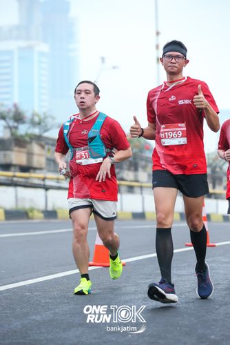 Race photo from ONE RUN 10 K