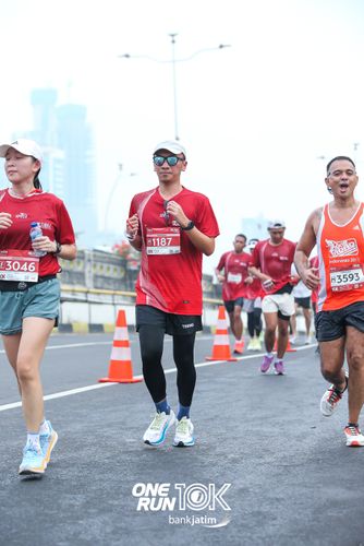 Race photo from ONE RUN 10 K