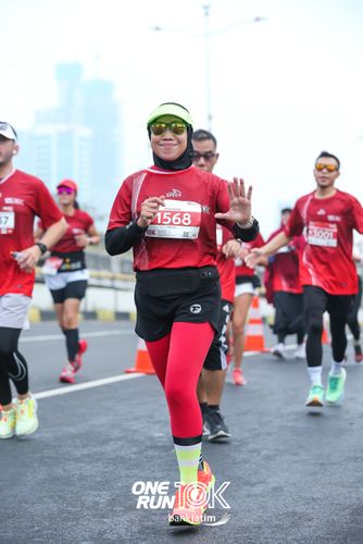 Race photo from ONE RUN 10 K