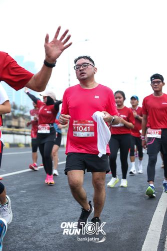 Race photo from ONE RUN 10 K