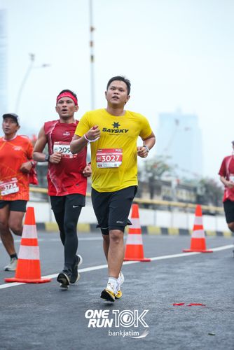 Race photo from ONE RUN 10 K