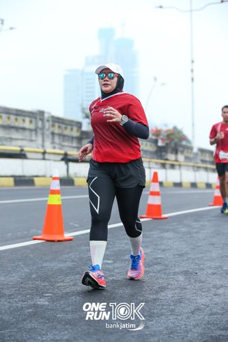 Race photo from ONE RUN 10 K