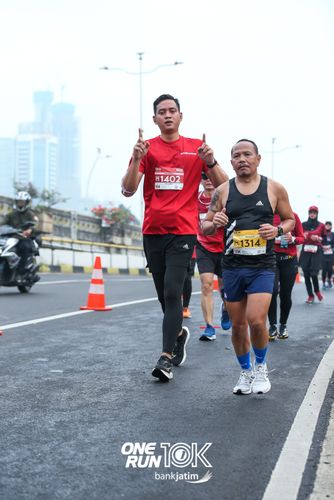 Race photo from ONE RUN 10 K
