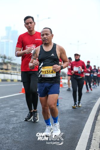 Race photo from ONE RUN 10 K