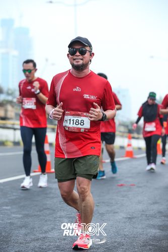 Race photo from ONE RUN 10 K