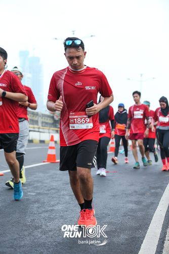Race photo from ONE RUN 10 K