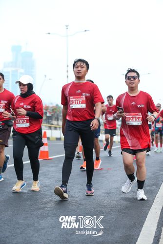 Race photo from ONE RUN 10 K