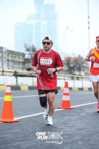Race photo from ONE RUN 10 K