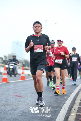 Race photo from ONE RUN 10 K