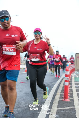 Race photo from ONE RUN 10 K