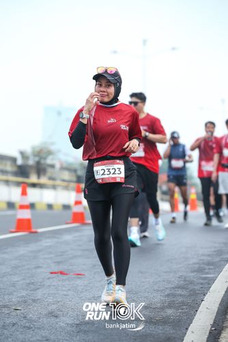 Race photo from ONE RUN 10 K