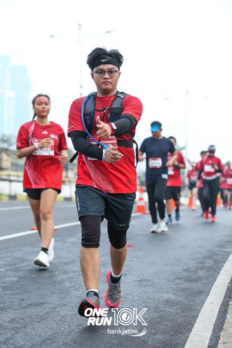 Race photo from ONE RUN 10 K