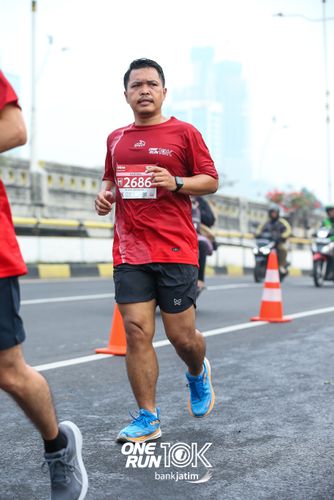 Race photo from ONE RUN 10 K