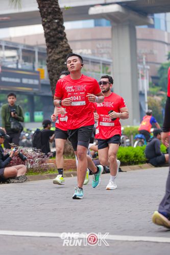 Race photo from ONE RUN 10K 2025